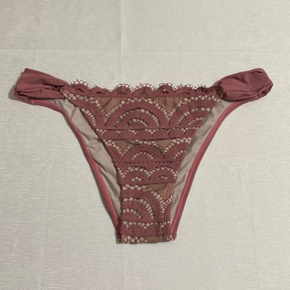 PILYQ Women's Dusty Rose Lace Fanned Full Bikini Bottom Size L